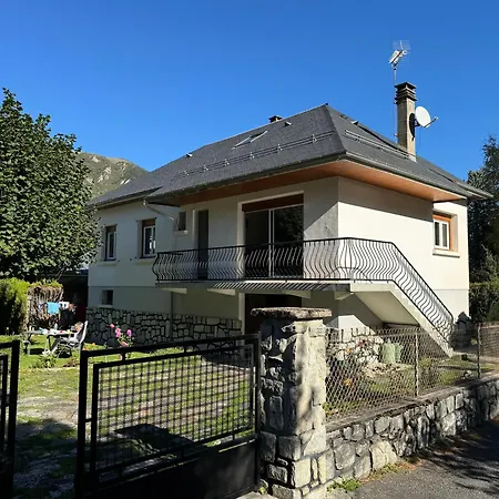 Maison St Lary 4ch 10pers Jardin