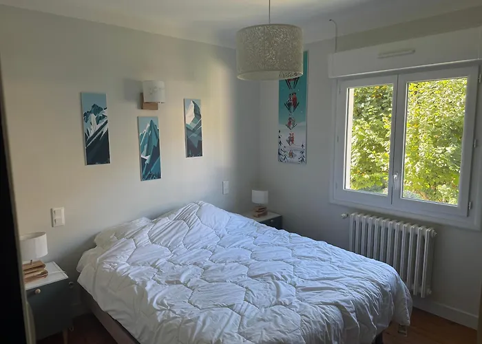 Maison St Lary 4ch 10pers Jardin